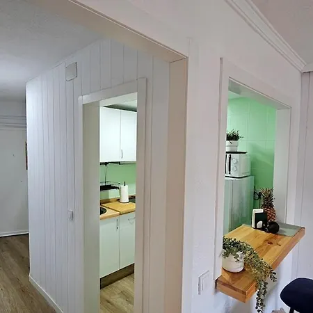 Cope - 2-Bedroom With Sea Views, Pool And Garden - Ac, Lift, Playamar Torremolinos